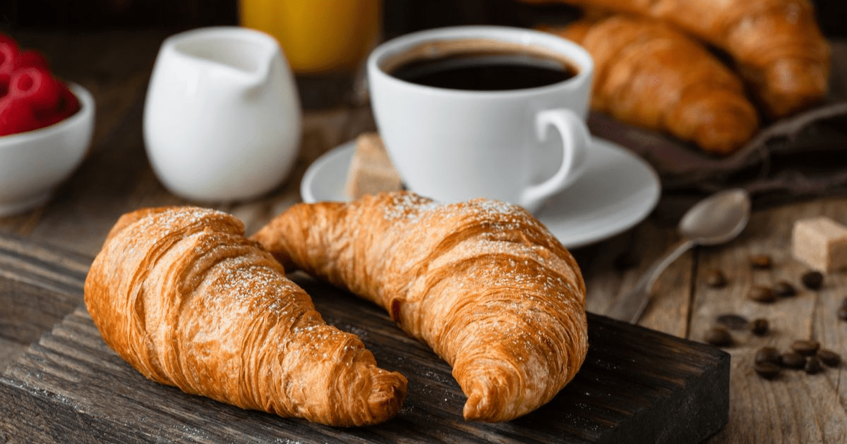 Croissant Khas Perancis: Pastry Lezat dengan Bentuk Bulan Sabit
