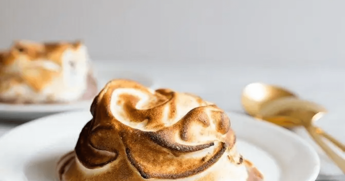 Baked Alaska – Dessert Es Krim Dibakar yang Tetap Dingin di Dalam!
