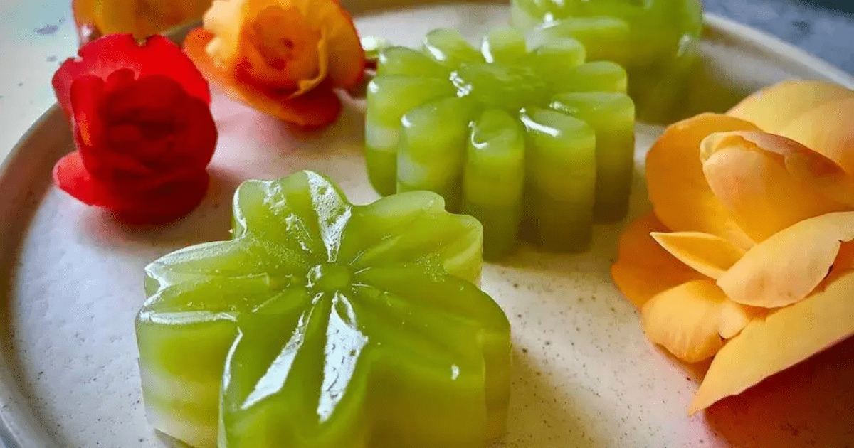 Khanom Chan: Kue Lapis Thailand Lembut Manis