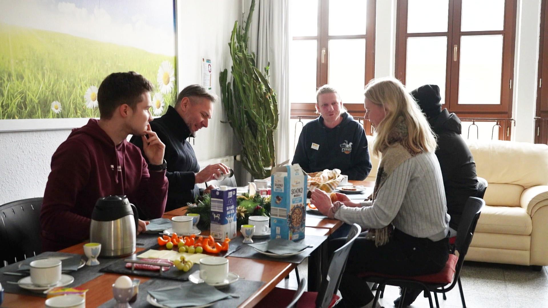 Membuka Peluang: Proyek ‘Hand in Hand’ di Neubrandenburg