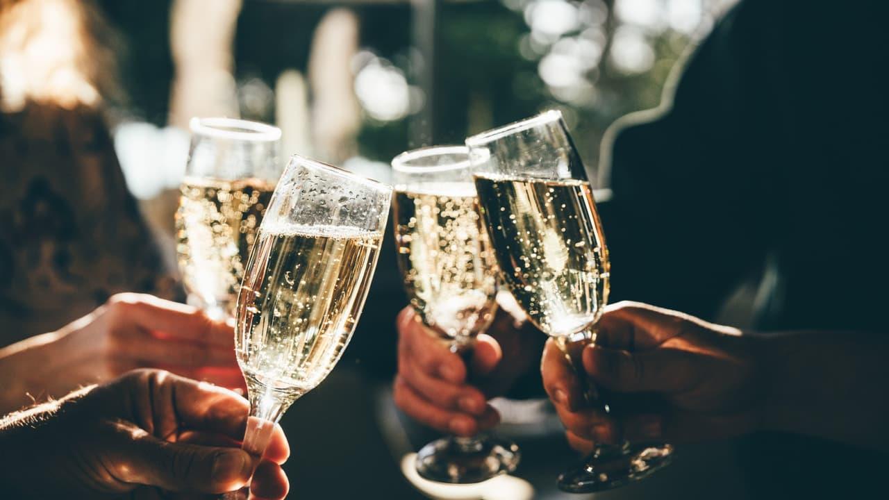 Rahasia Sehat di Balik Gelas Champagne