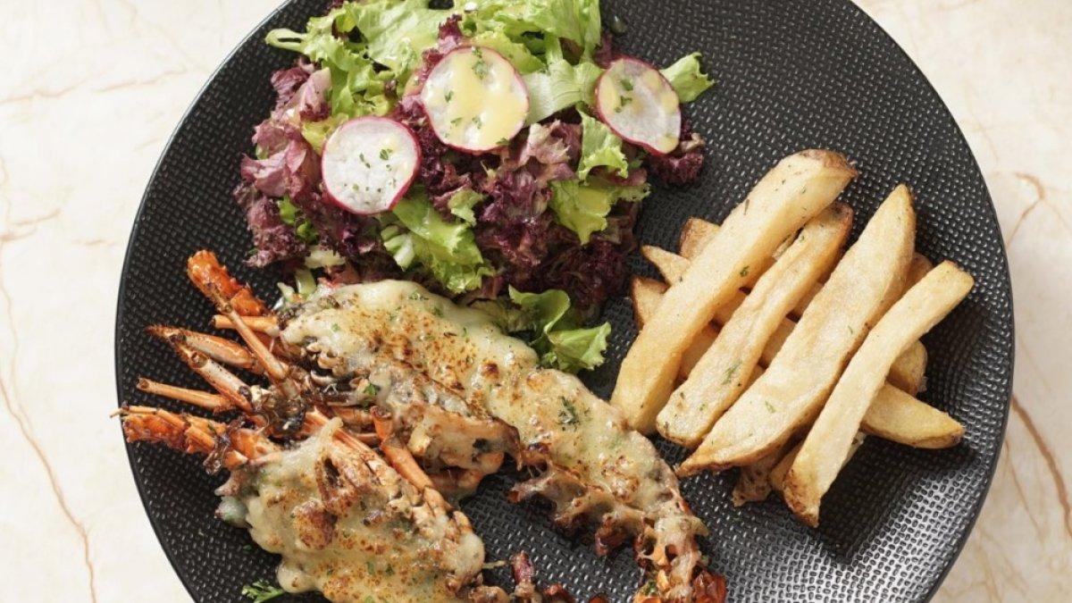 Kuliner Legendaris Dekat Alun-Alun Bandung yang Wajib Dicoba