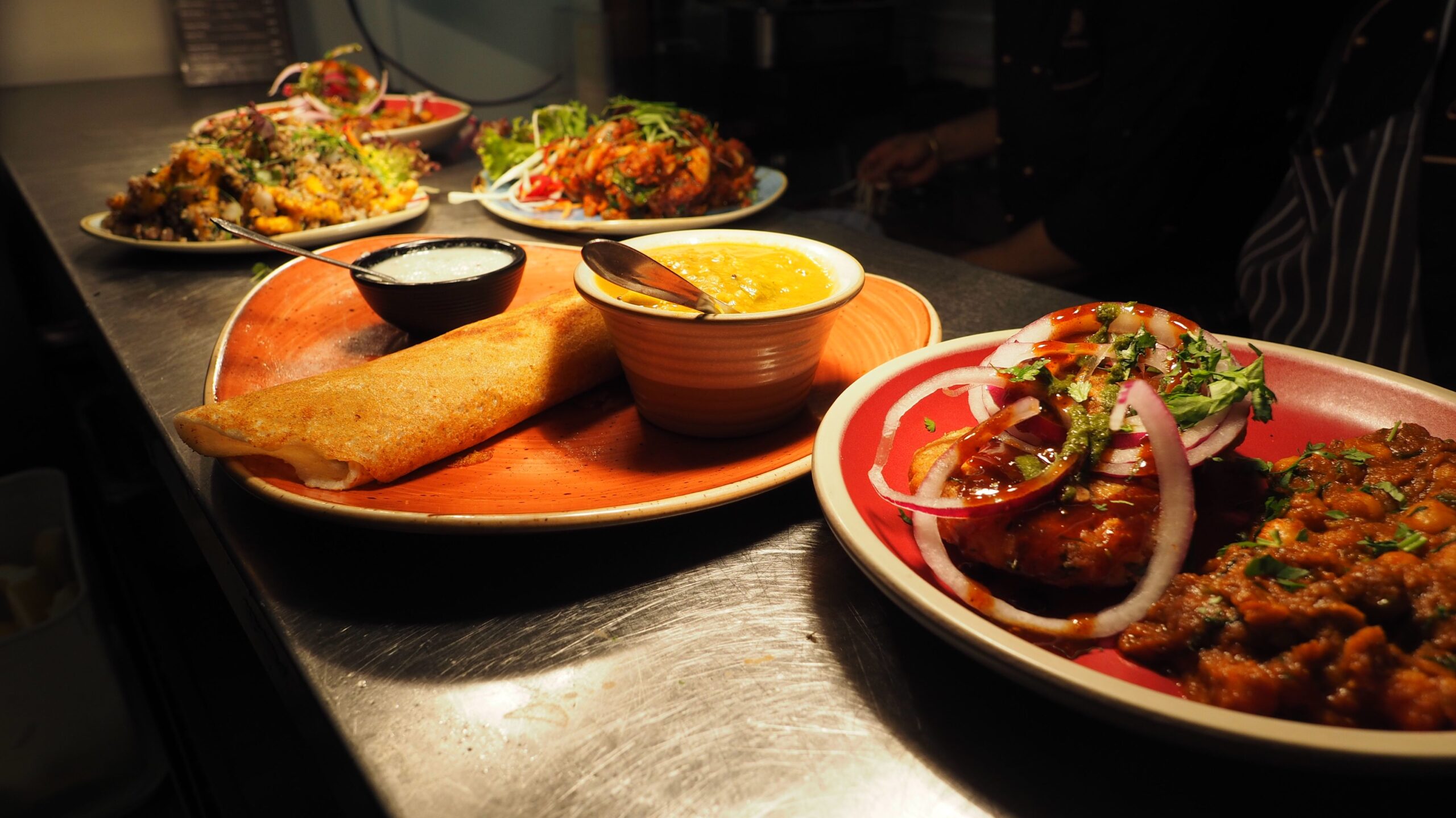 Rasakan Kuliner India Otentik di Bombay Street Kitchen